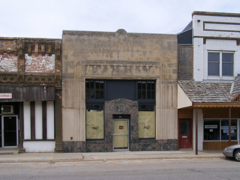 Street scene, Blue Earth Minnesota, 2014