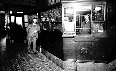 Interior of a bank in Cambridge Minnesota, 1913