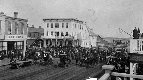 Sauk Centre street scene, 1892