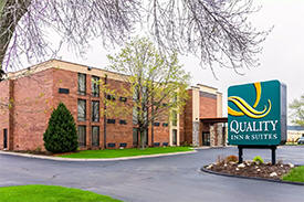 Quality Inn & Suites Arden Hills 